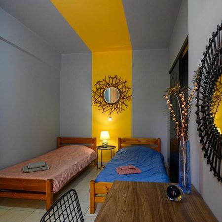 Rea Apartment II "1Minute From The Beach" Каламата Экстерьер фото