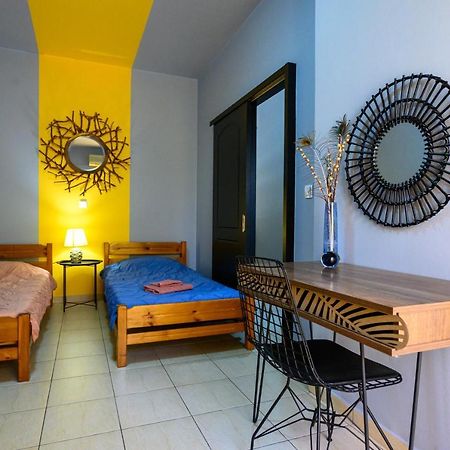 Rea Apartment II "1Minute From The Beach" Каламата Экстерьер фото