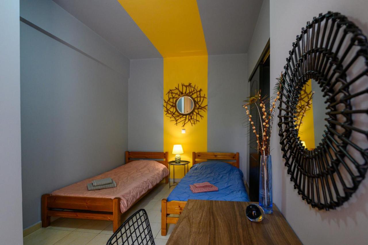 Rea Apartment II "1Minute From The Beach" Каламата Экстерьер фото