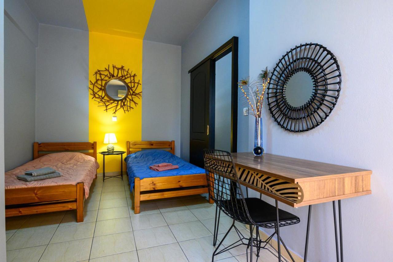Rea Apartment II "1Minute From The Beach" Каламата Экстерьер фото